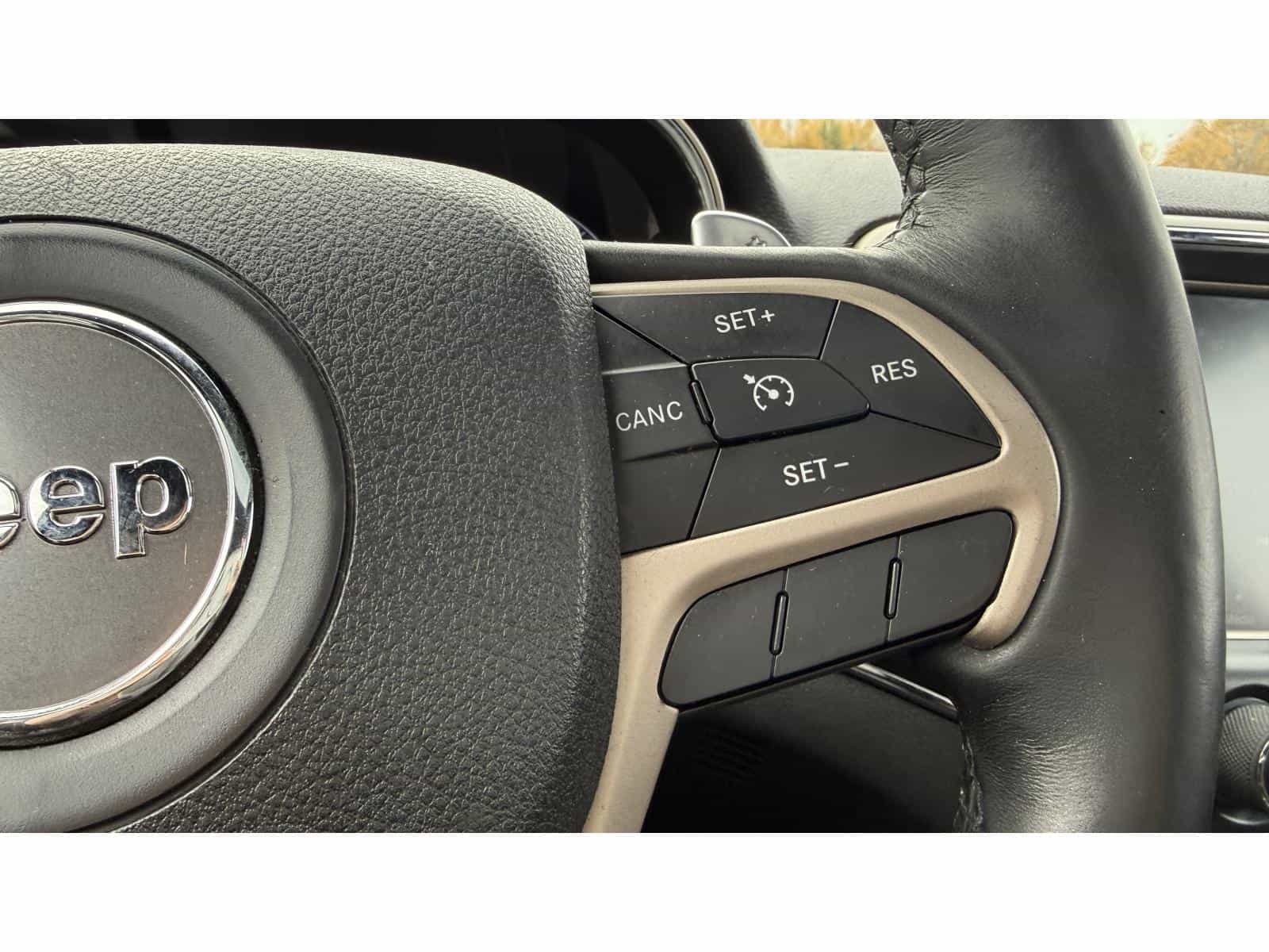 2014 Jeep Grand Cherokee Limited - Image 19