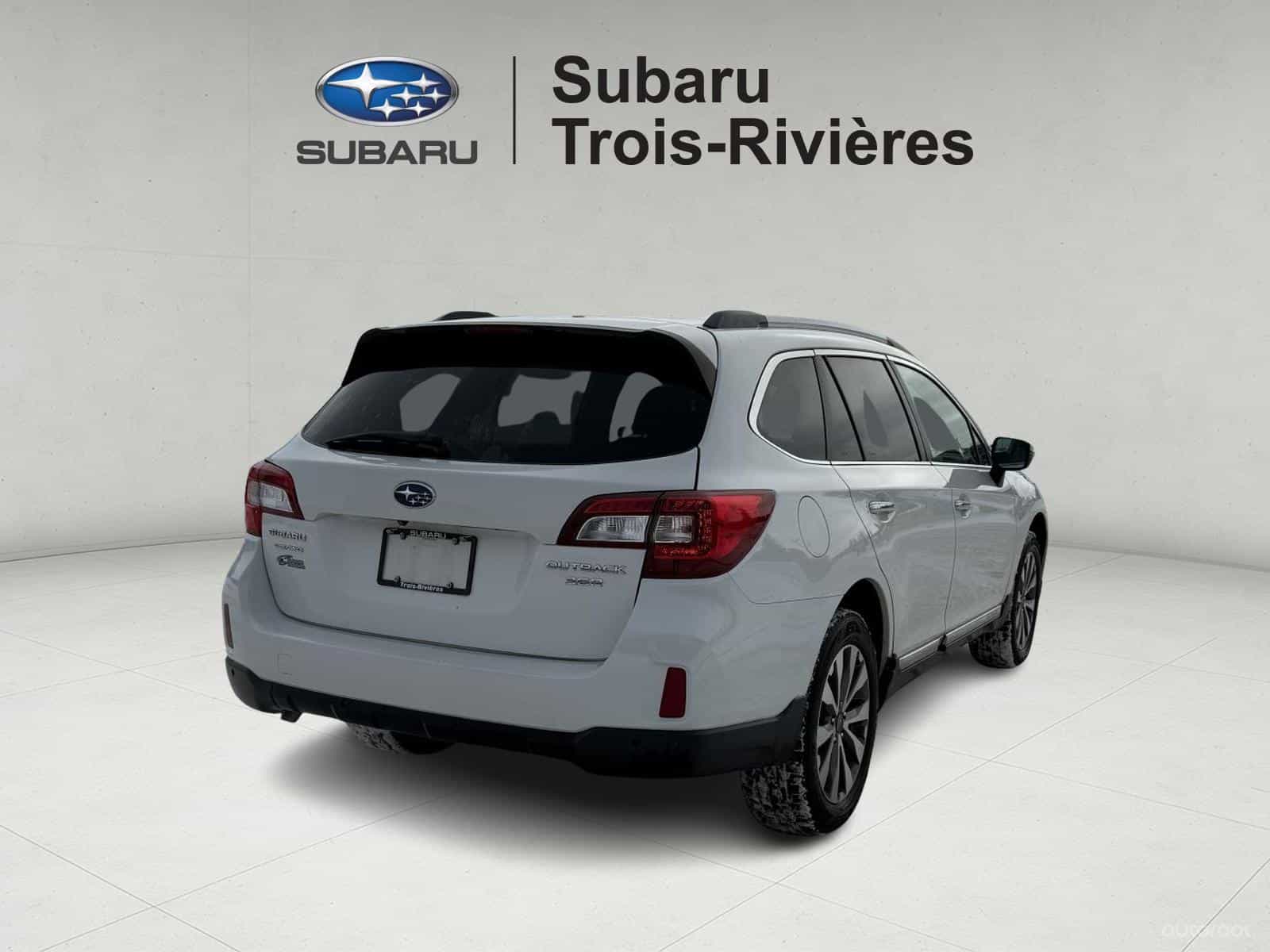 2017 Subaru Outback 3.6R Premier w/Tech - Image 6