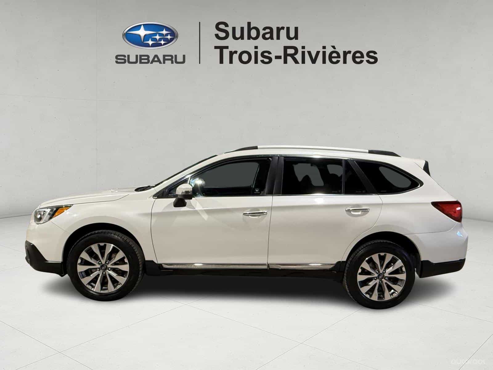 2017 Subaru Outback 3.6R Premier w/Tech - Image 3