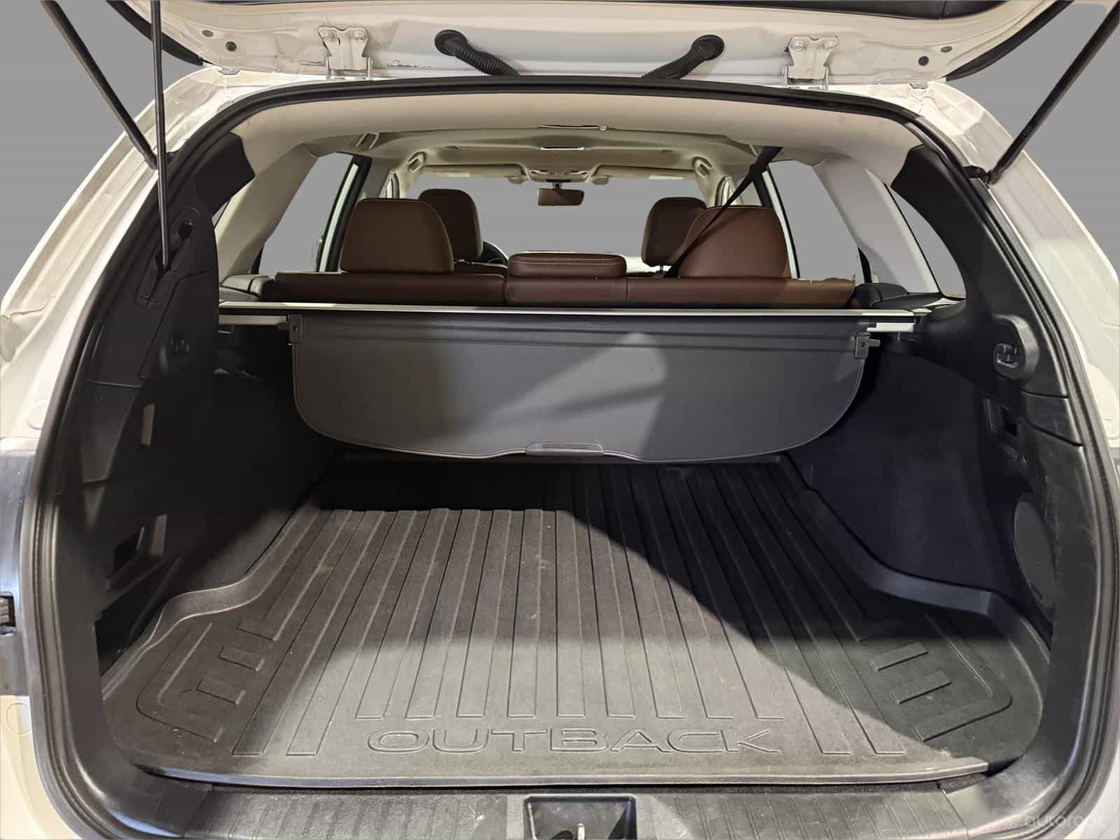 2017 Subaru Outback 3.6R Premier w/Tech - Image 7