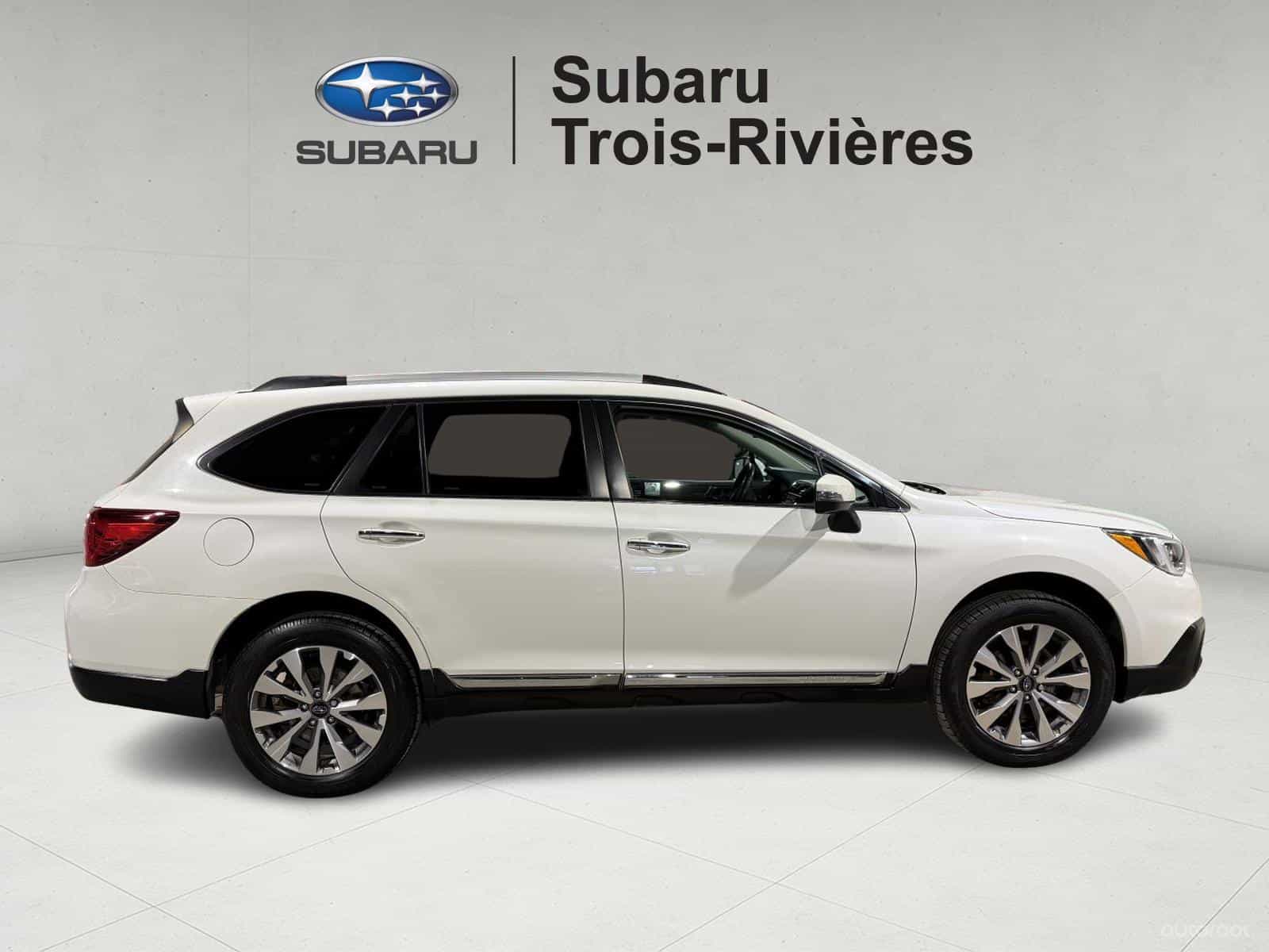 2017 Subaru Outback 3.6R Premier w/Tech - Image 9