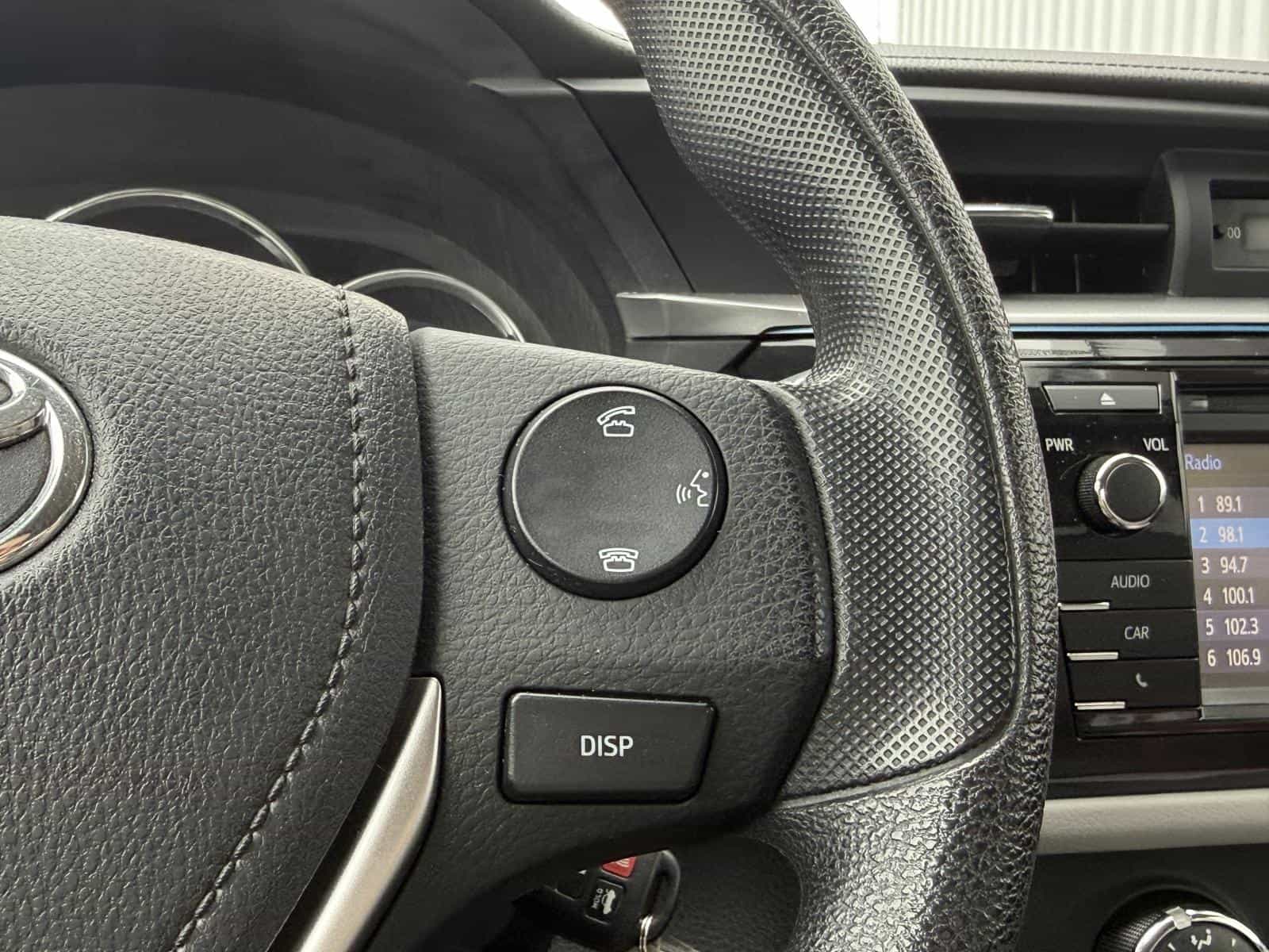 2015 Toyota Corolla LE - Image 12