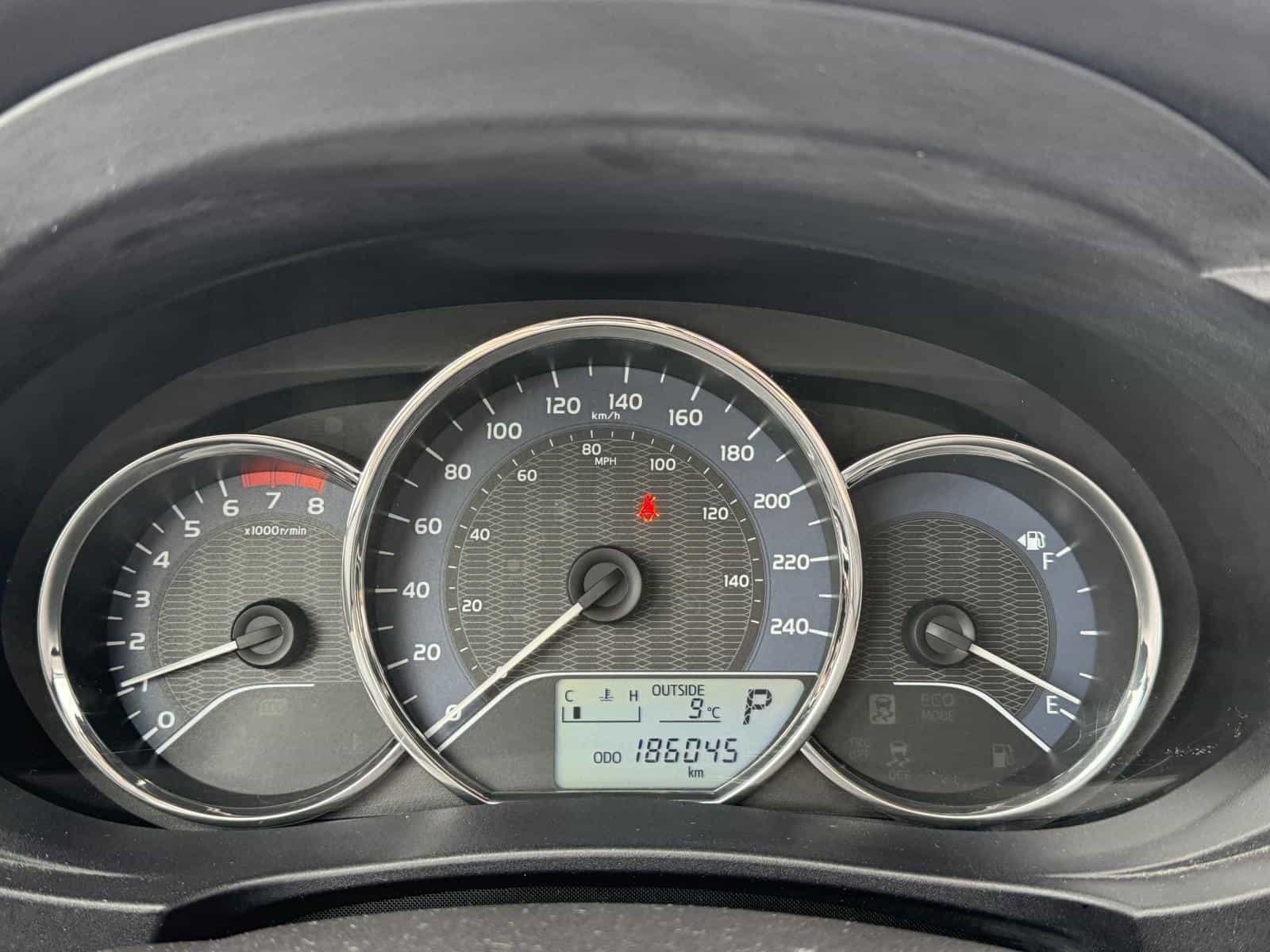 2015 Toyota Corolla LE - Image 16